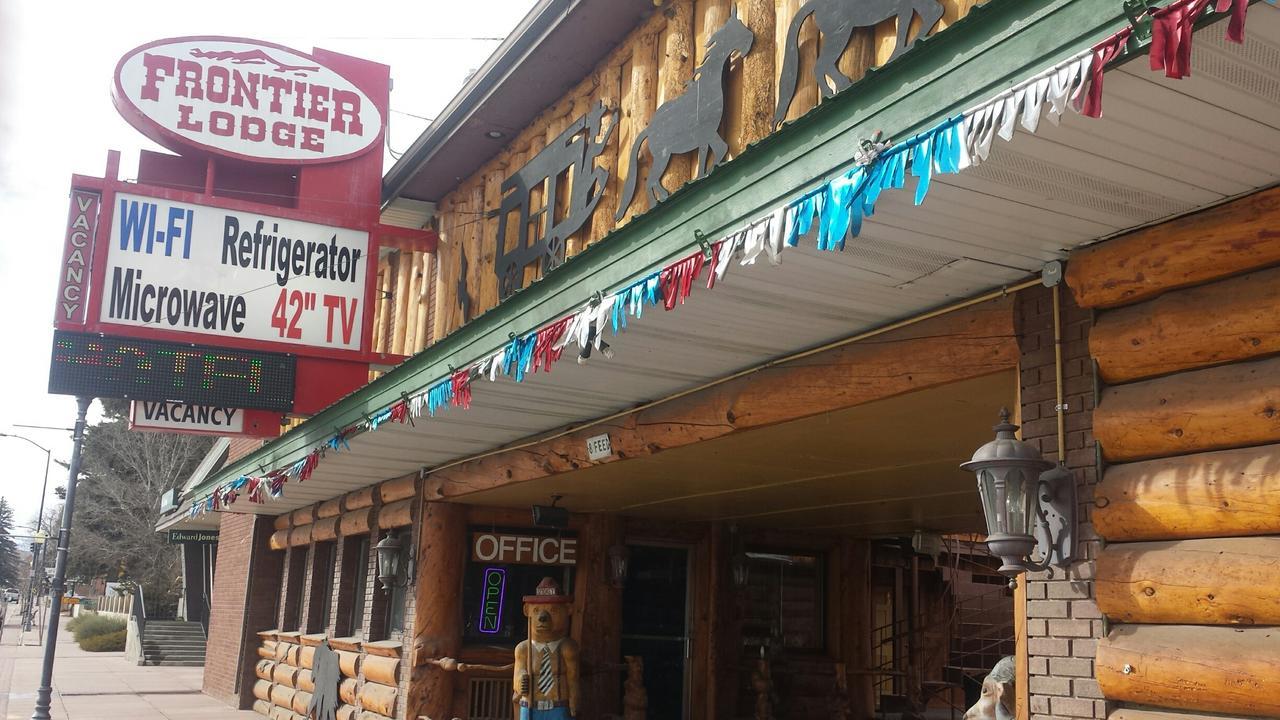 Frontier Lodge Ландер Экстерьер фото